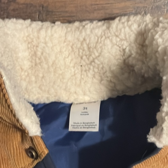 NEW!Carters Navy Snap Up Boys Vest W/ Contrasting Sherpa Collar and Tan Corduroy - Picture 4 of 7